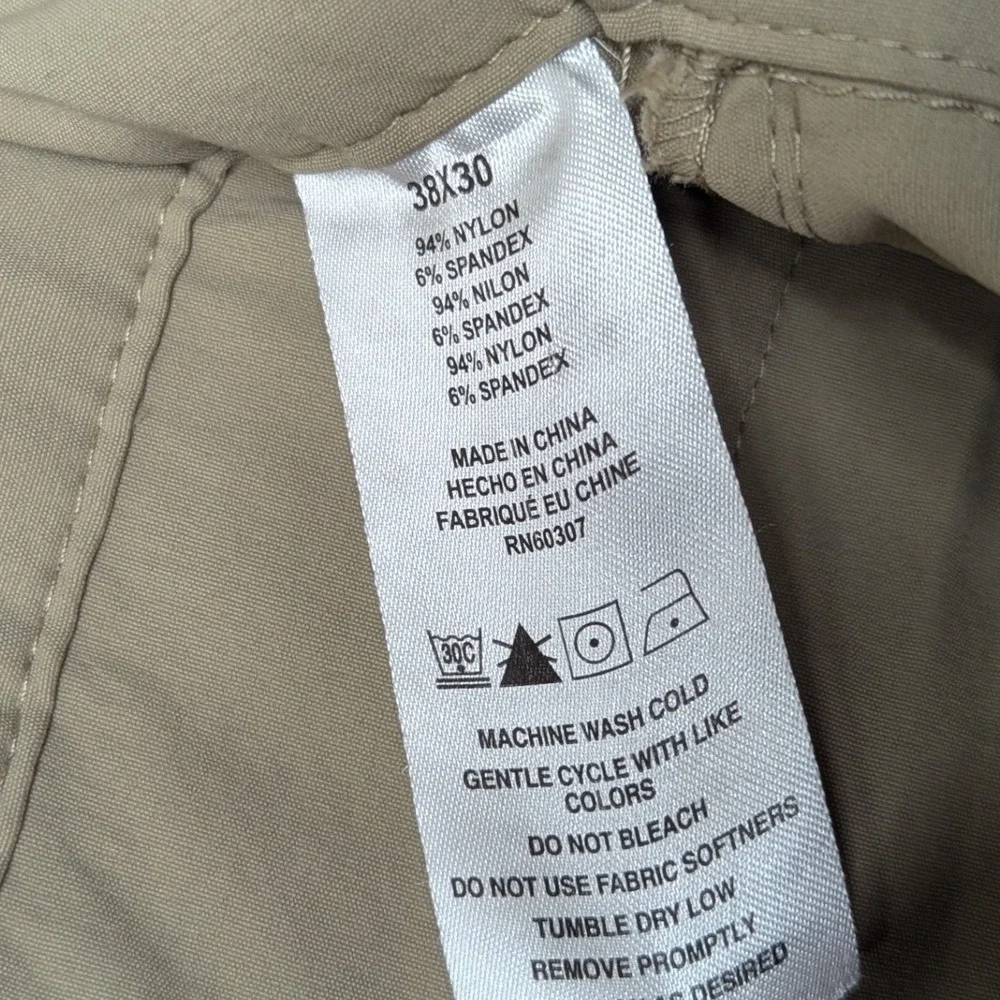 Unionbay UB Tech Pants Men 38x30 Khaki Green Rainier Travel Hiking Stretch Chino
